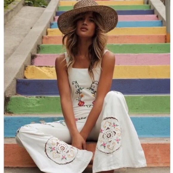 Fillyboo At the Heart Of It Embroidered Jumpsuit Overalls White Floral Size M - Picture 9 of 10